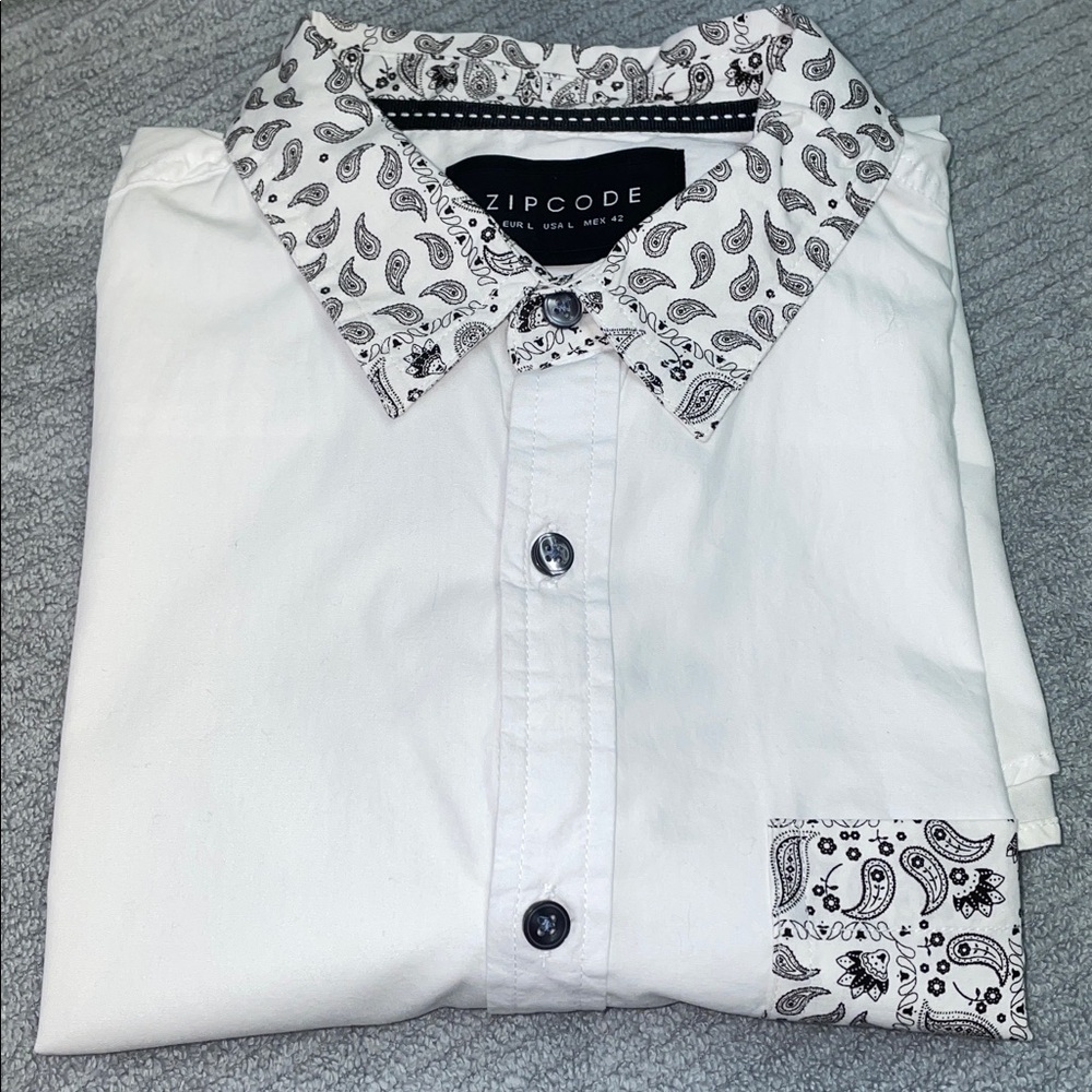 ZipCode Men's White and Gray Patterned Short Sleeve Shirt. Cotton. Size Large